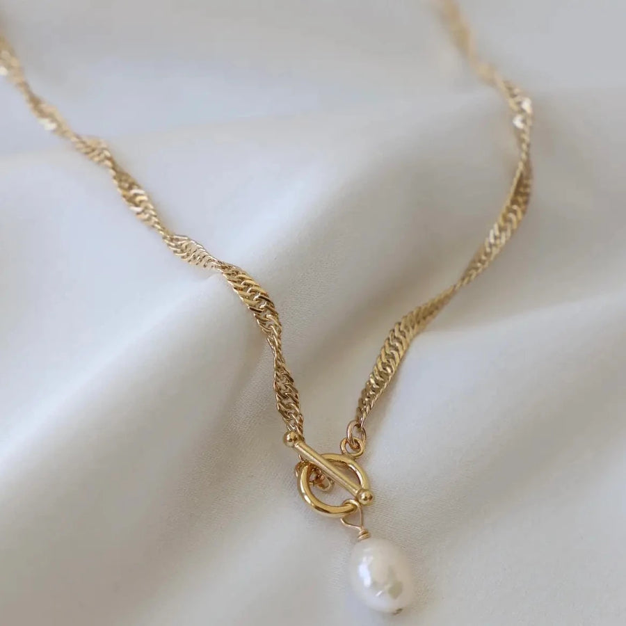 Feminine Edgy Arabella Pearl and Chain Necklace | Piper & Chloe