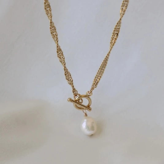 Arabella Freshwater Pearl and Gold Chain Necklace | Piper & Chloe